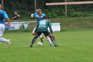 米兰体育下载-中国足球边路传中战术解析,足球边路和中路什么意思